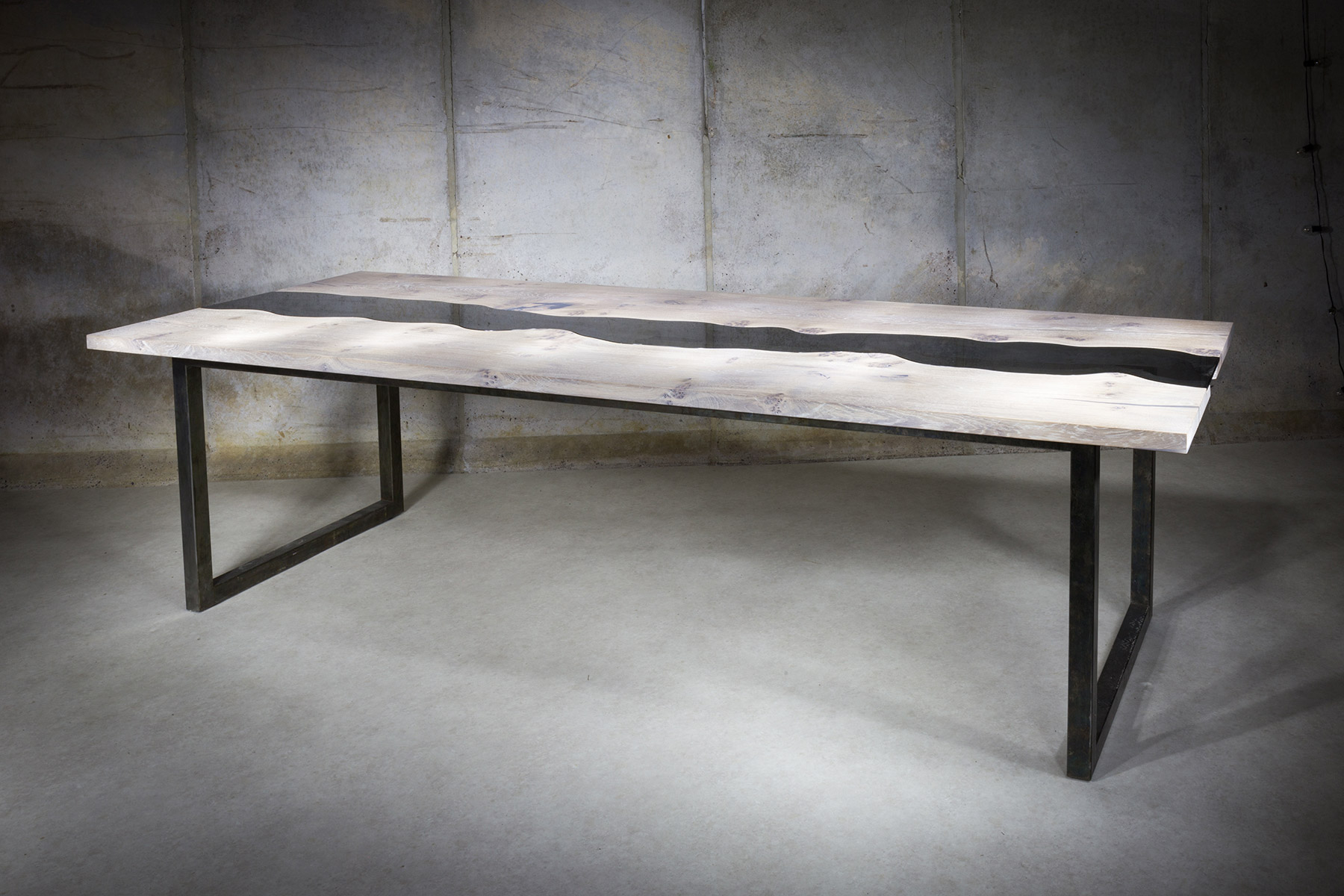 Iluka-London-Oak-&-Black-Glass-River-Table